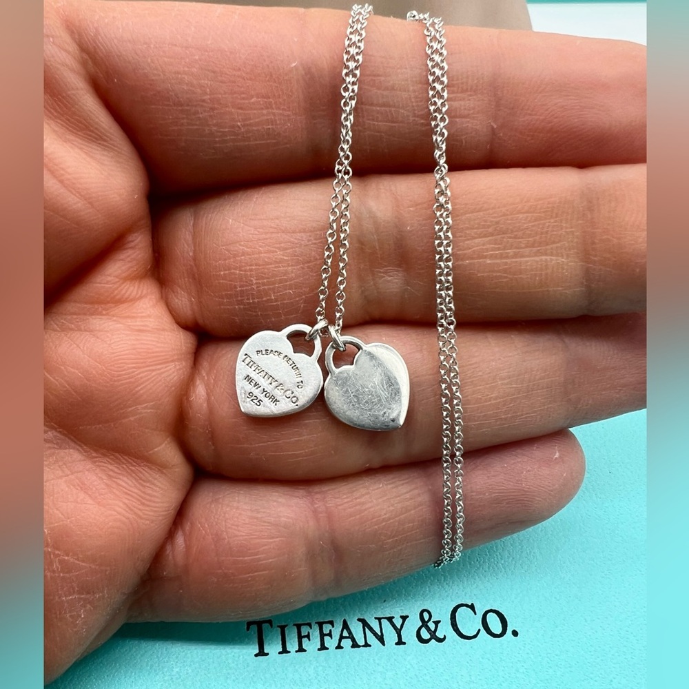 🔴Authentic Tiffany & Co. Silver Mini RTT Hearts Pendant Necklace🔴